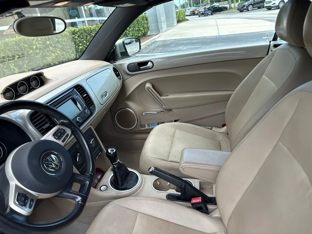 Used 2014 Gold Volkswagen 2.0 TDI image 9