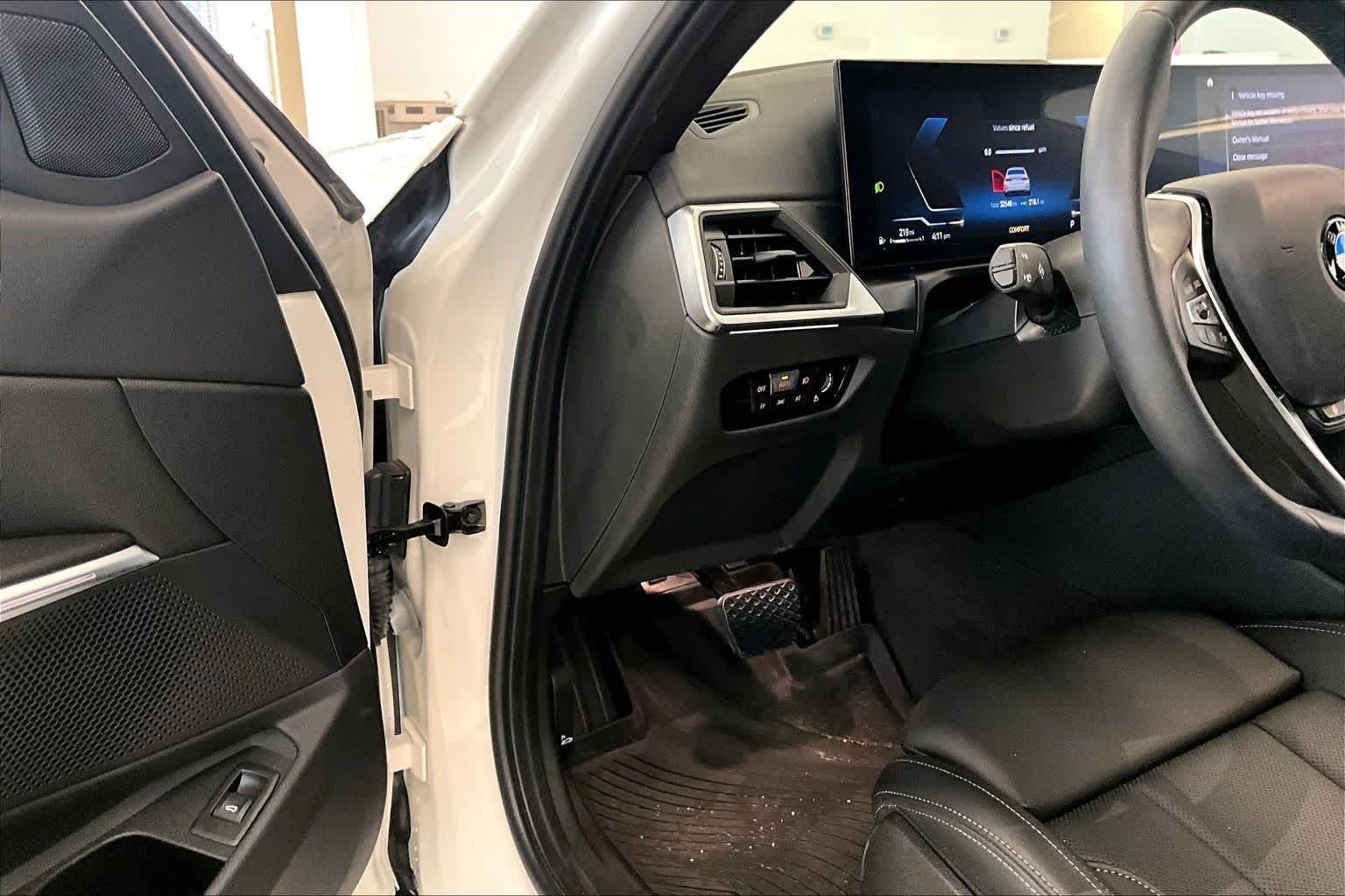Used 2024 Alpine White BMW 330i image 29
