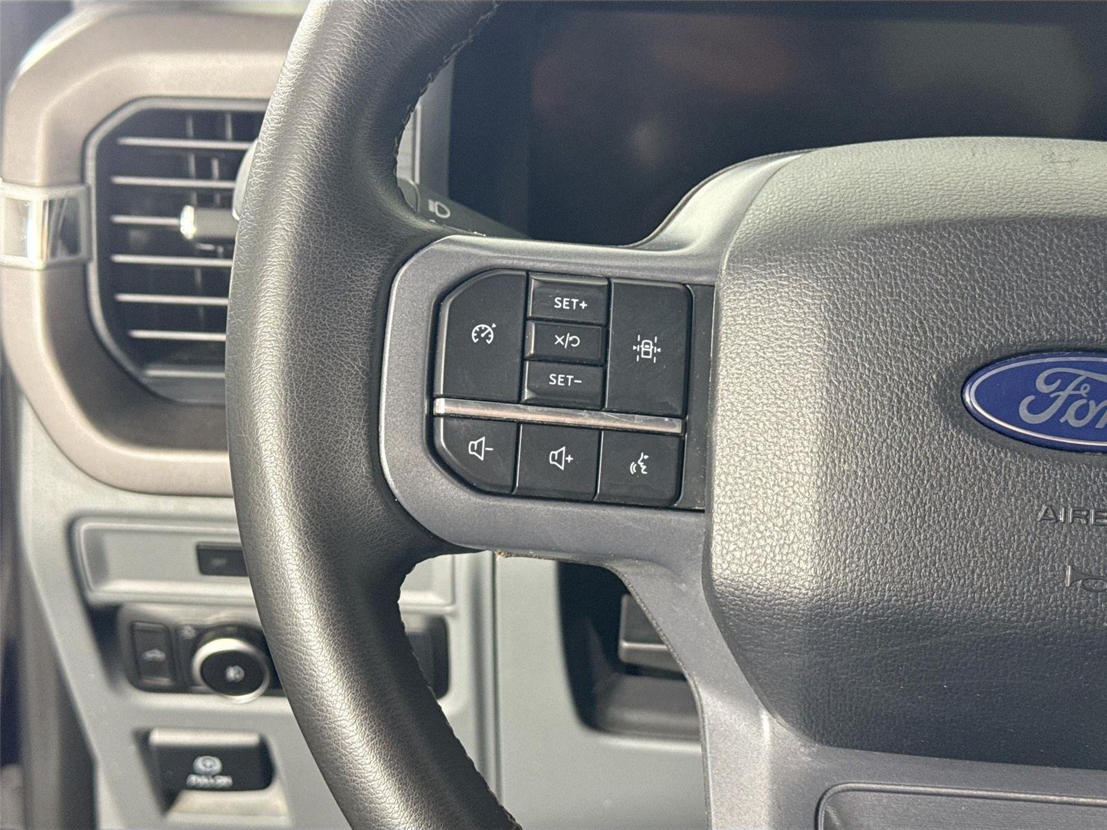 Used 2025 Agate Black Ford XLT image 15