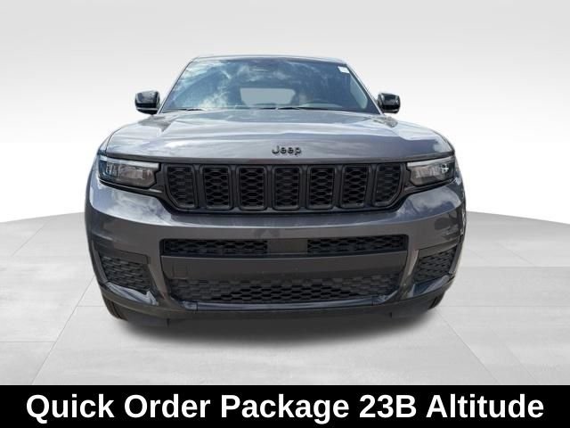 Used 2024 Gray Jeep Altitude image 3