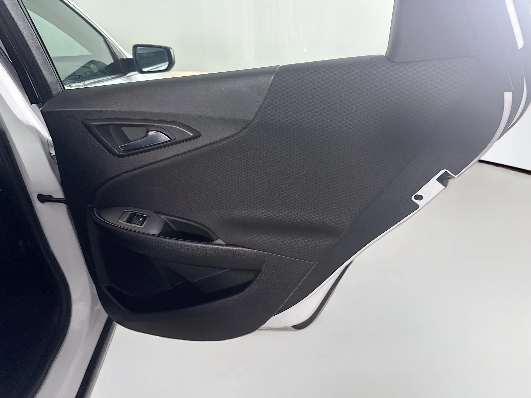 Used 2019 Summit White Chevrolet LS image 24