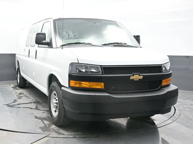 2026 Chevrolet Express Cargo Work Van - Photo 6