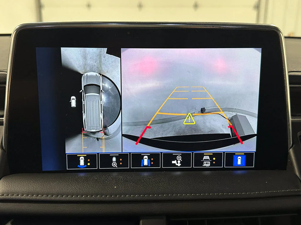 Used 2023 SUMMIT WHITE Chevrolet LT image 4