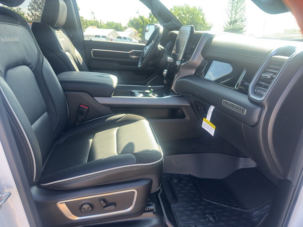 New 2026 Bright White Clear-Coat Exterior Paint RAM Laramie image 18