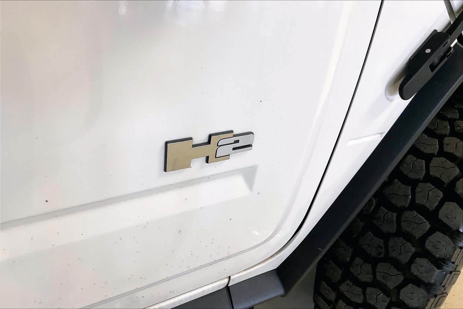 Used 2003 White HUMMER  image 28