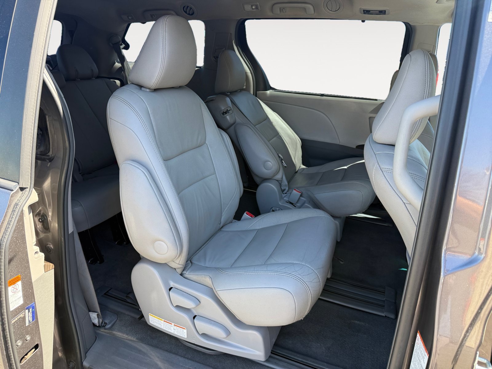 Used 2015 Predawn Gray Mica Toyota XLE image 19