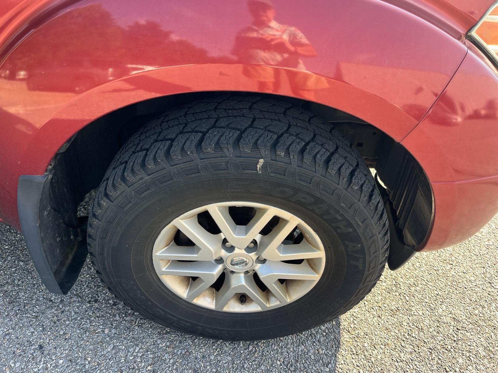 Used 2016 Cayenne Red Nissan SV image 9