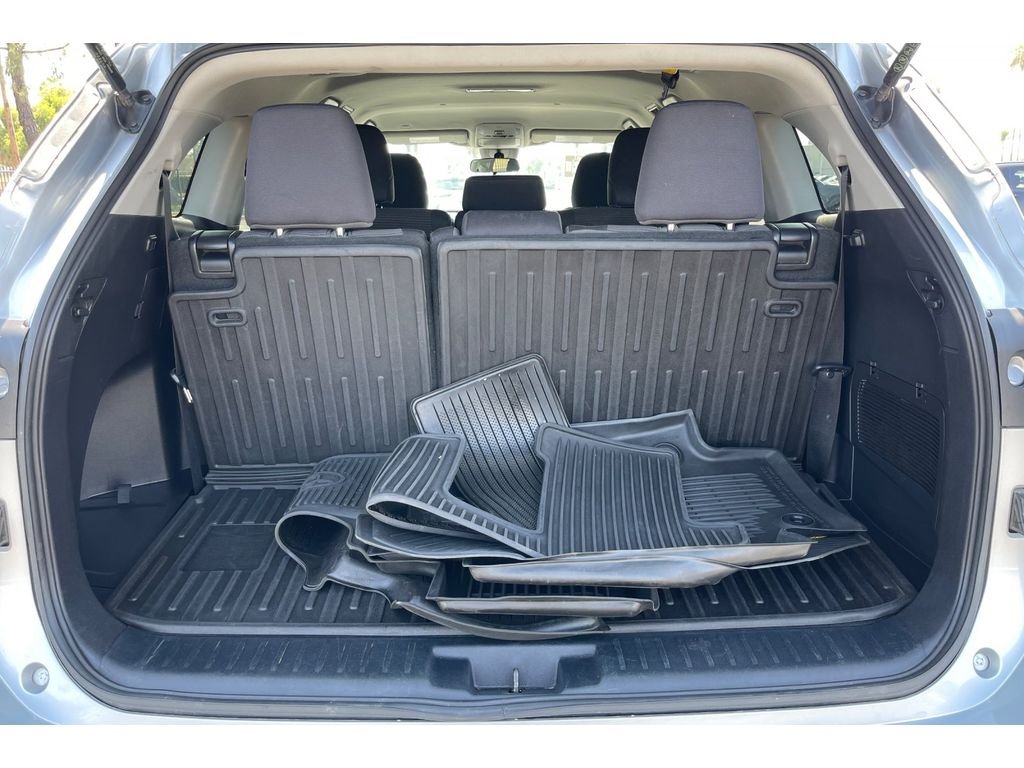 Used 2021 Celestial Silver Metallic Toyota L image 17