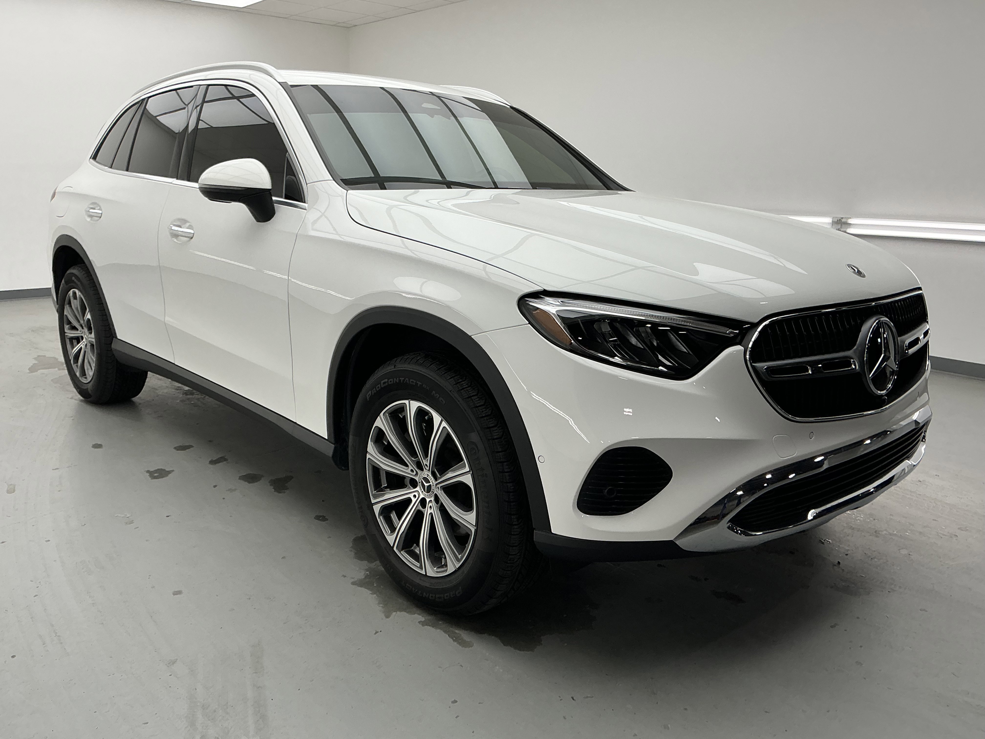 Used 2024 White Mercedes-Benz GLC 300 image 3
