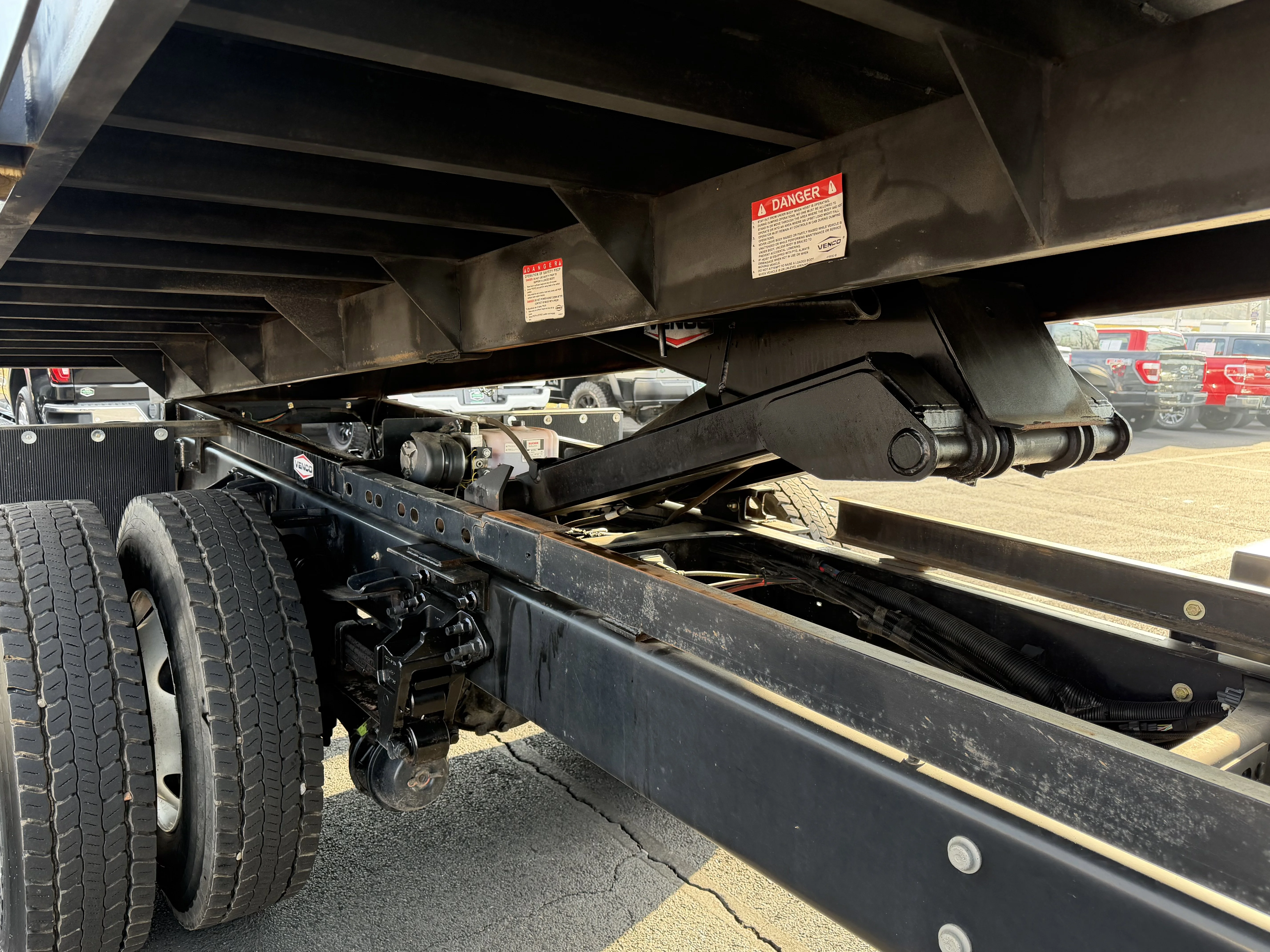 2022 Ford F-750 - Photo 11