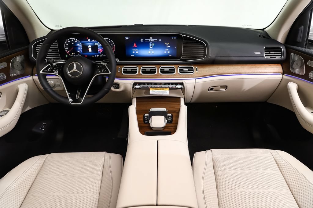New 2026 MANUFAKTUR Moonlight White Metallic Mercedes-Benz GLE 350 image 25