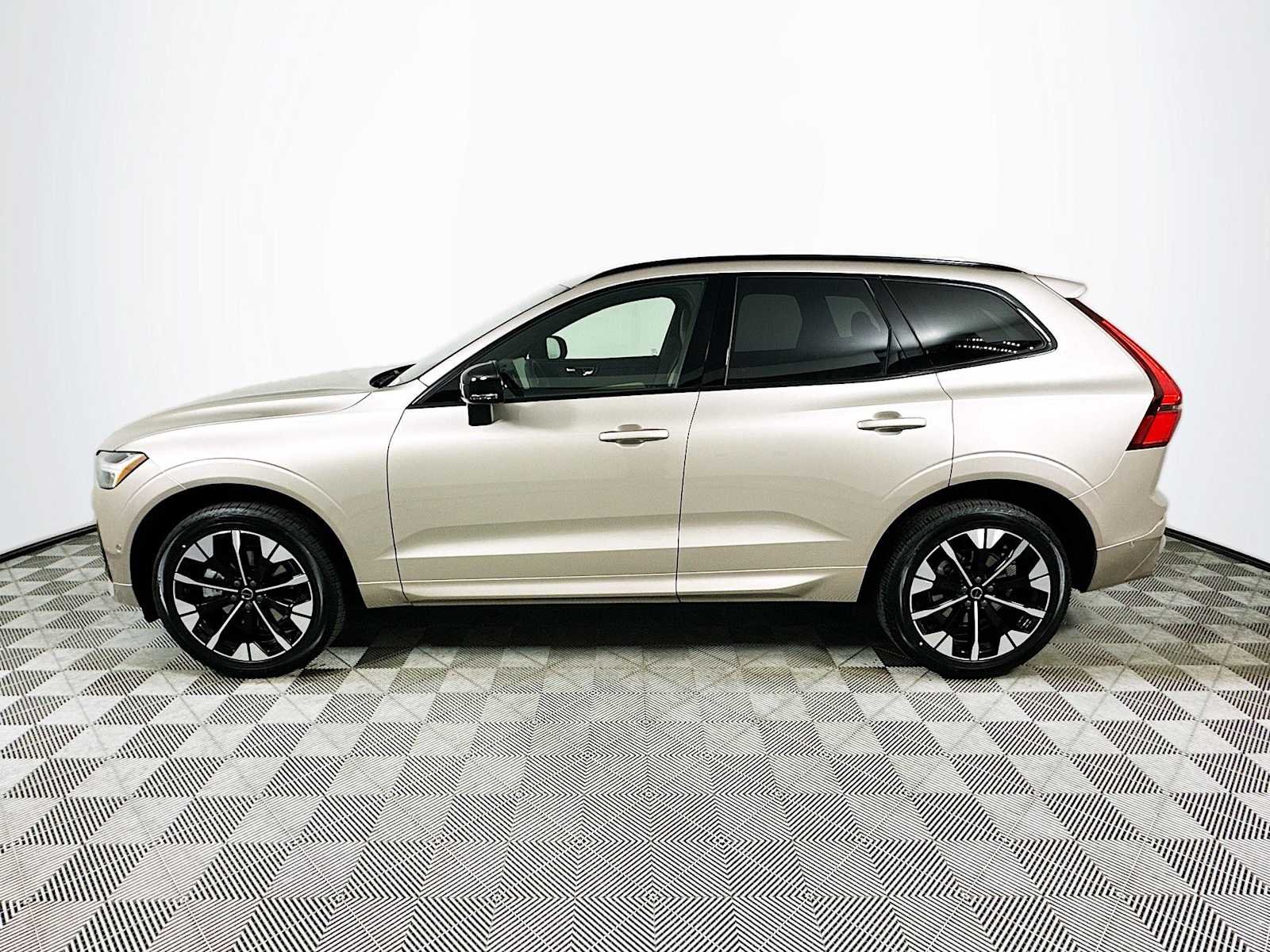 2026 Volvo XC60 Plus