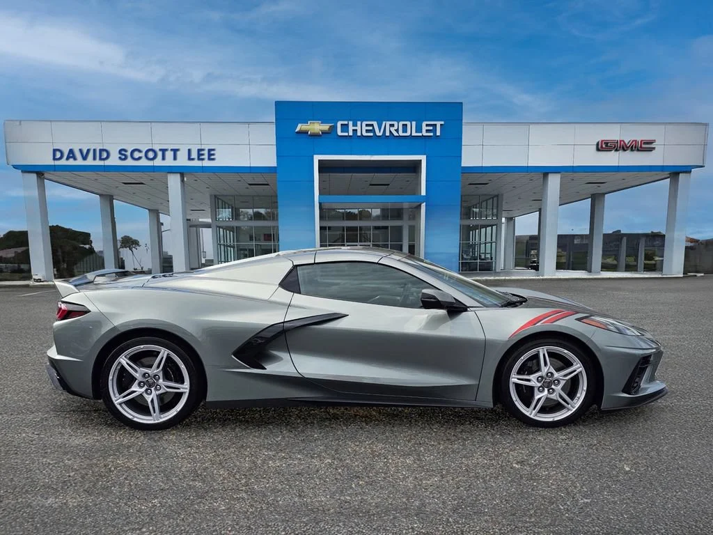 Used 2023 Hypersonic Gray Metallic Chevrolet 2LT image 7