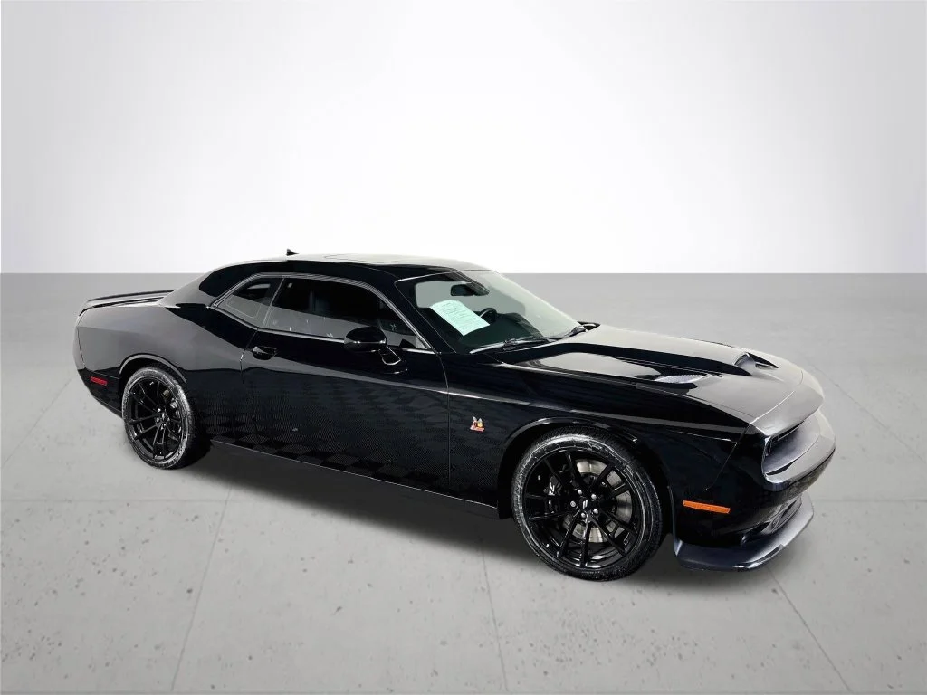 Used 2022 Black Dodge R/T Scat Pack image 4