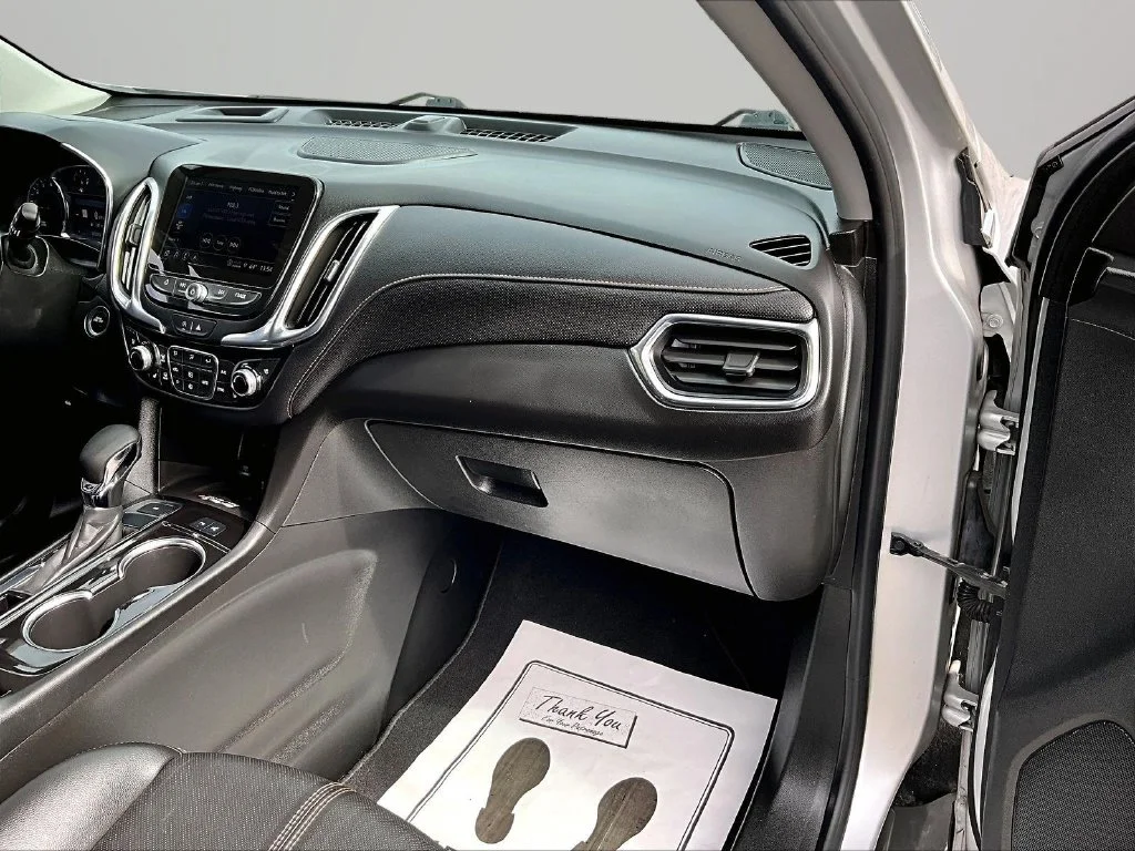 Used 2022 Silver Chevrolet Premier image 18