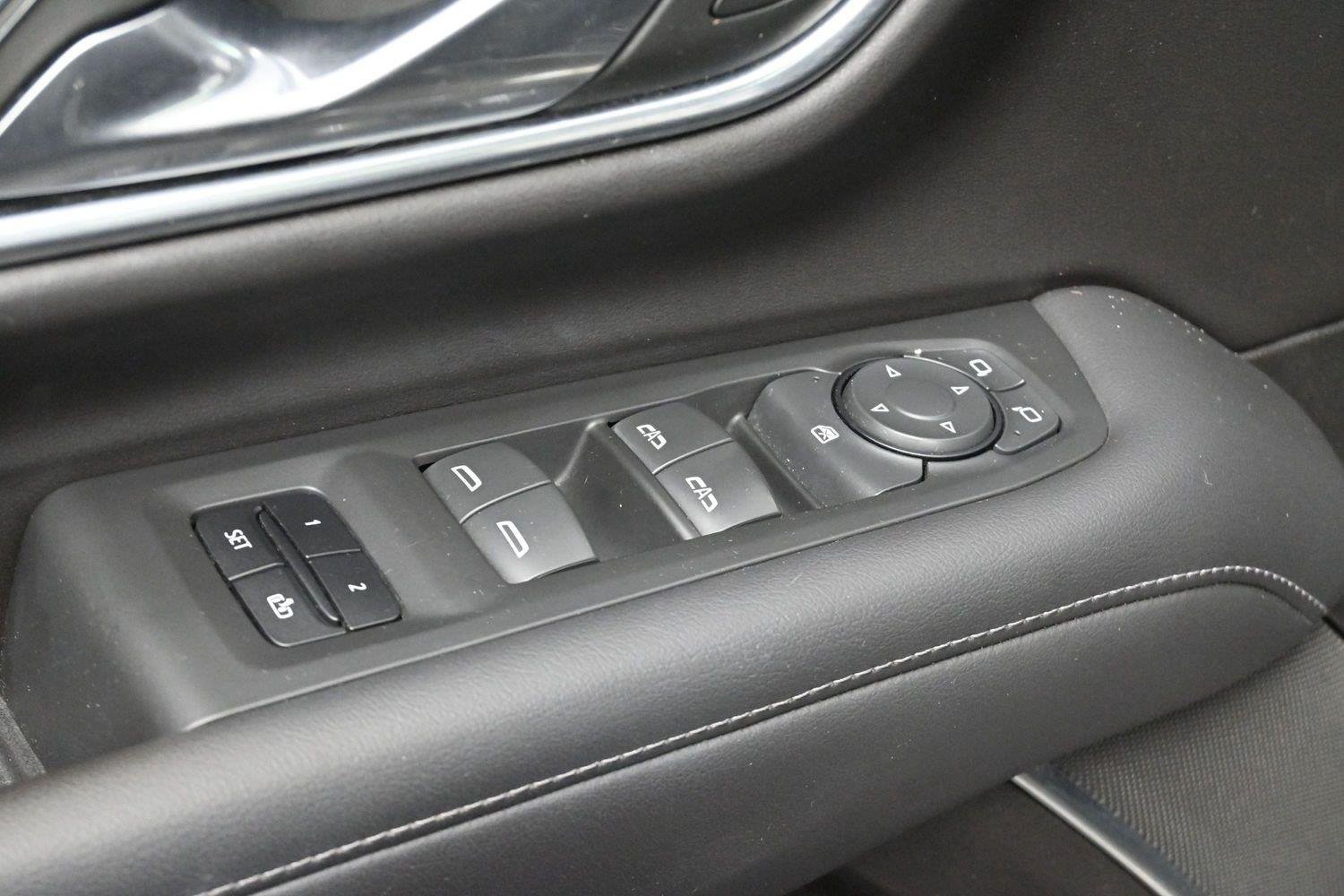 Used 2021 Black Chevrolet Z71 image 11