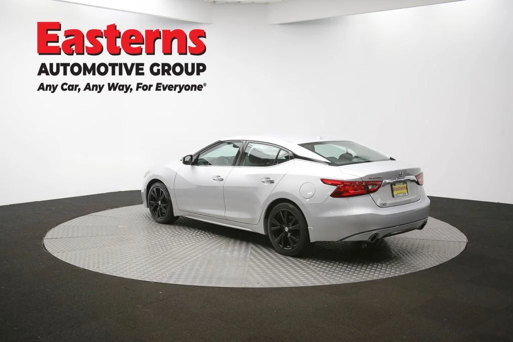 Used 2018 Silver Nissan 3.5 S image 63
