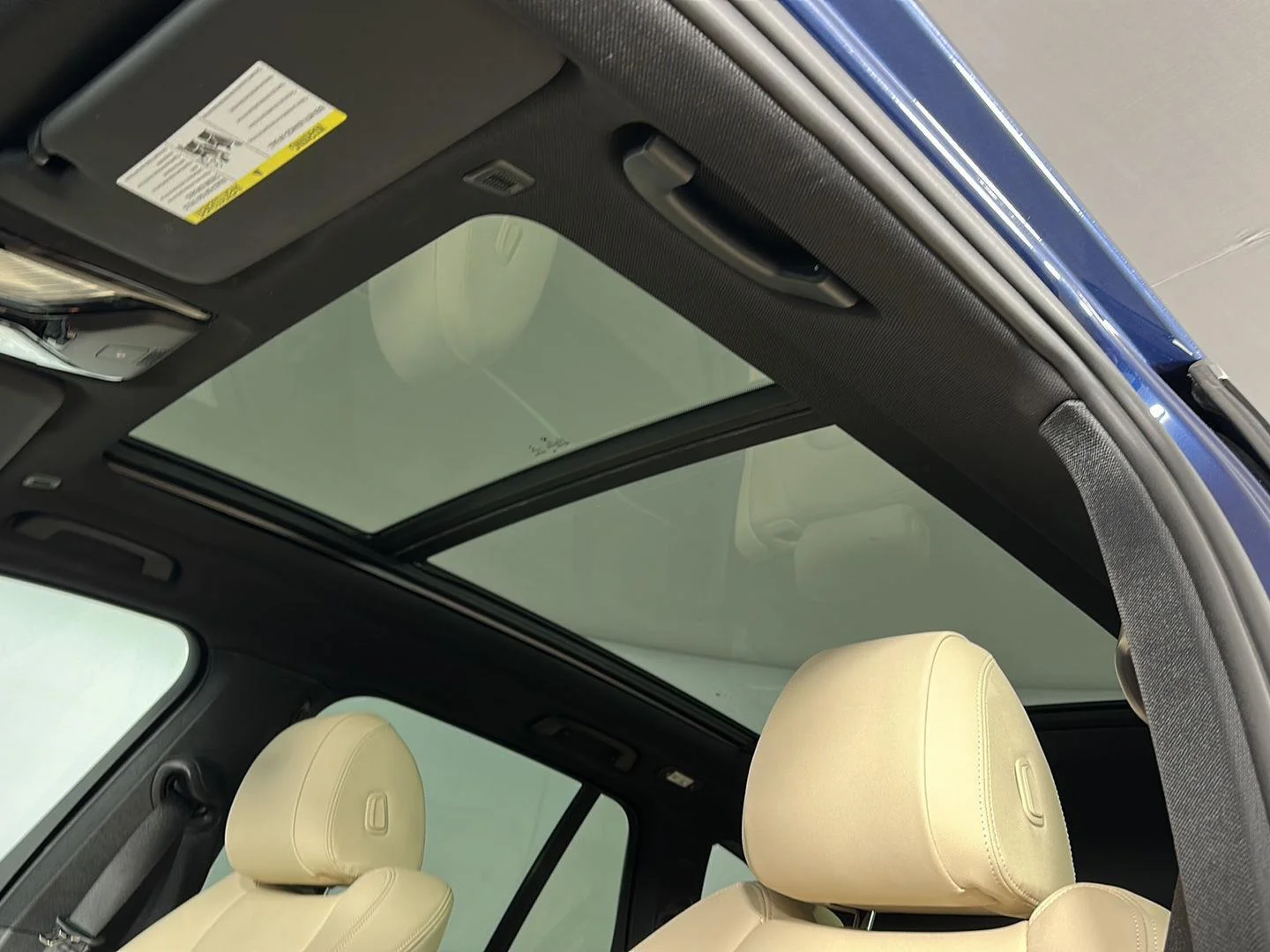 Used 2022 Phytonic Blue Metallic BMW xDrive40i image 25