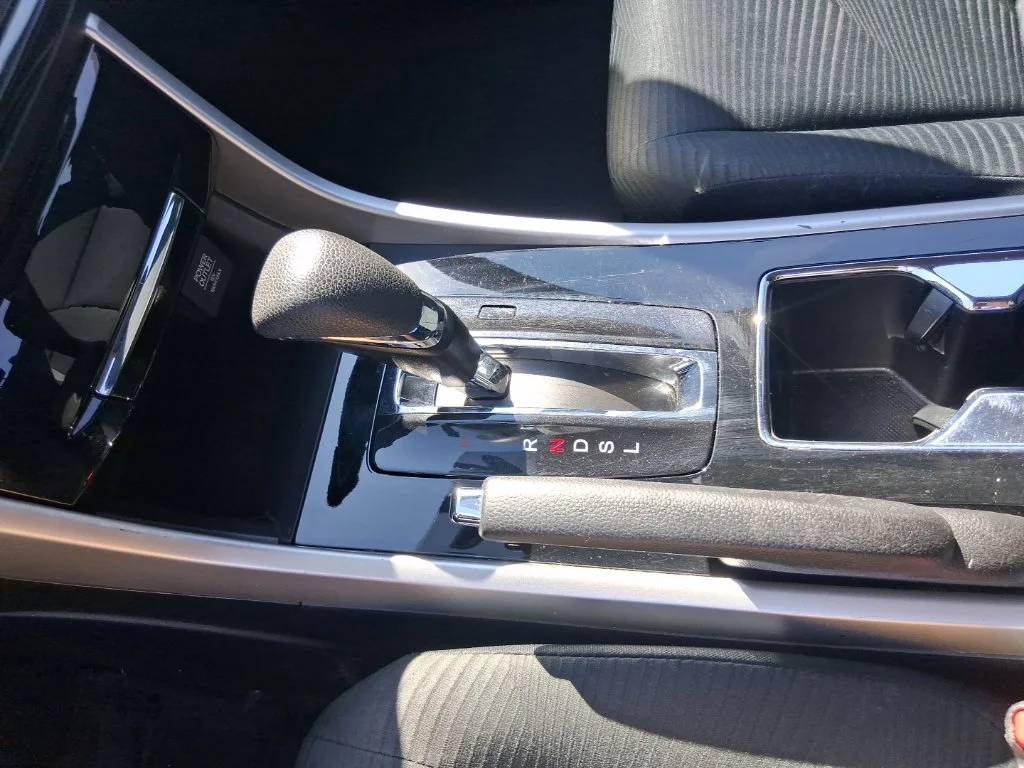 Used 2017 Silver Honda LX image 12