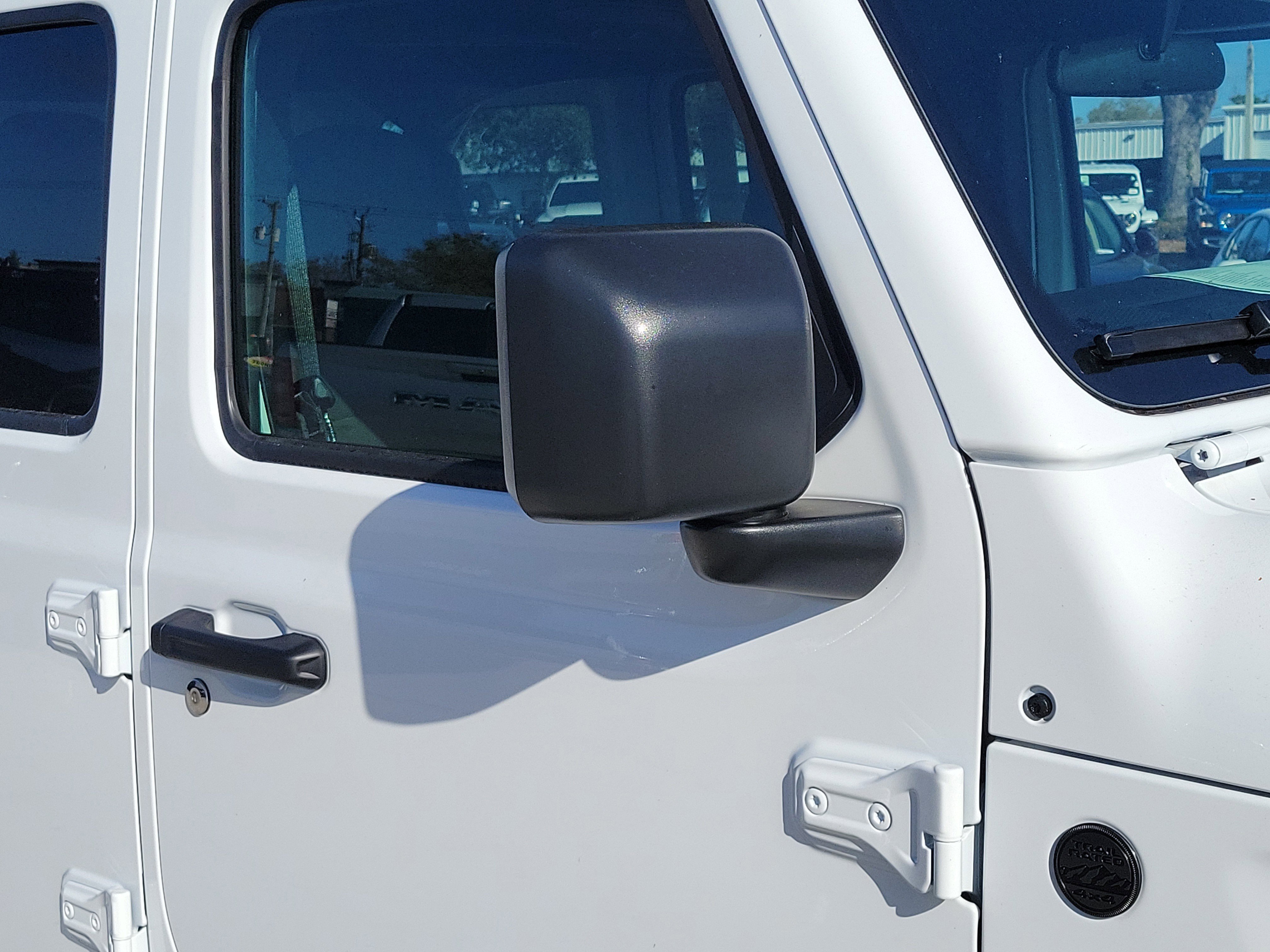 New 2026 Bright White Clear-Coat Exterior Paint Jeep Sport image 9