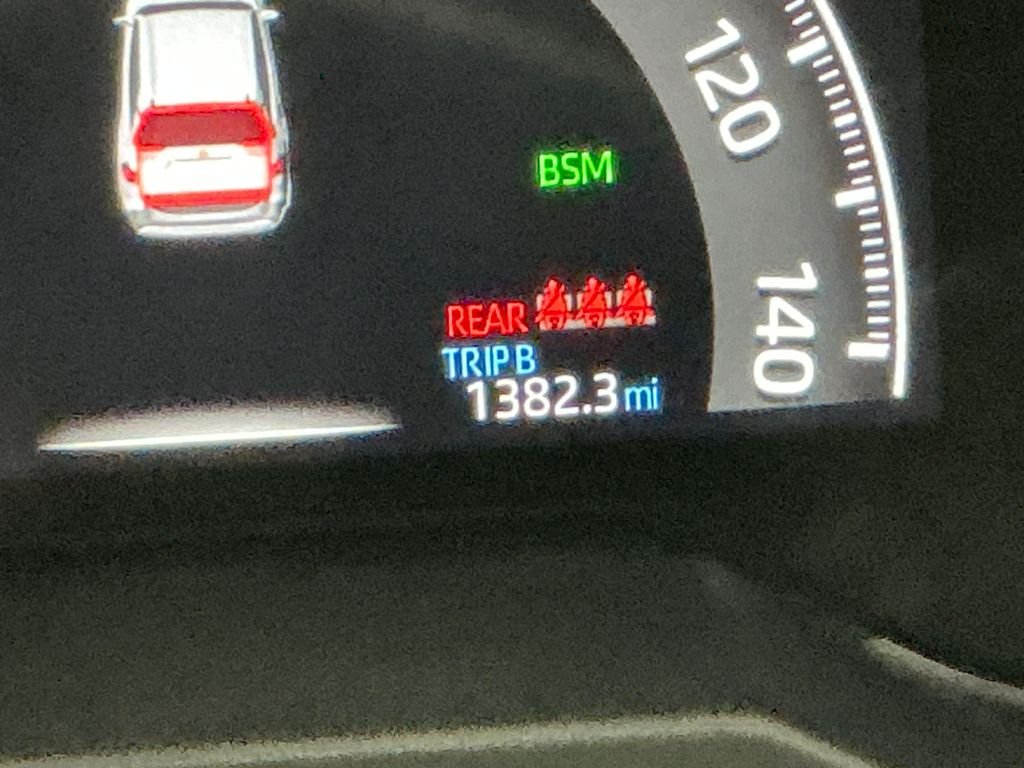 Certified Used 2025  Toyota XLE image 21