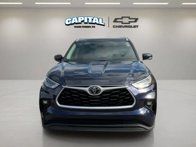 Used 2023 Blue Toyota Platinum image 8