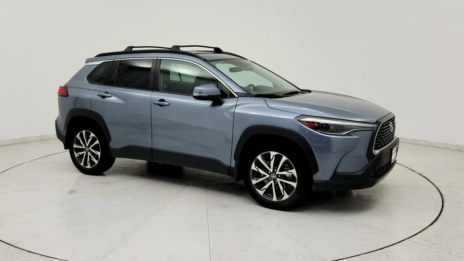 Used 2023  Toyota XLE image 9