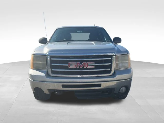 Used 2013 Silver GMC SLE image 2
