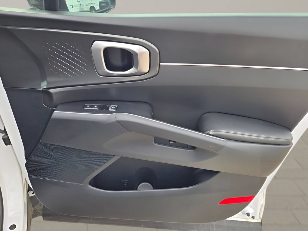 Used 2023 White Kia X-Line EX image 9