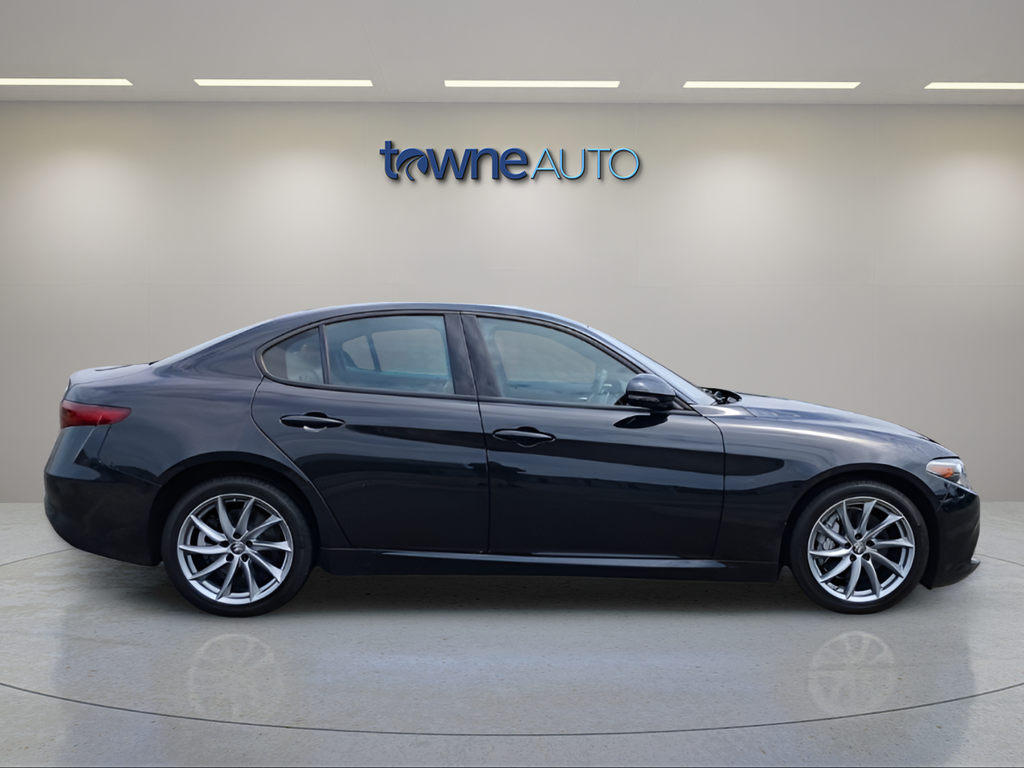 Used 2022 Black Alfa Romeo Sprint image 6
