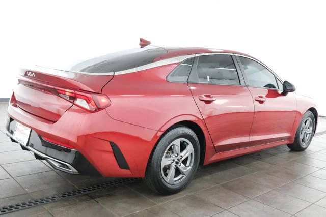 Used 2023 Red Kia LXS image 6