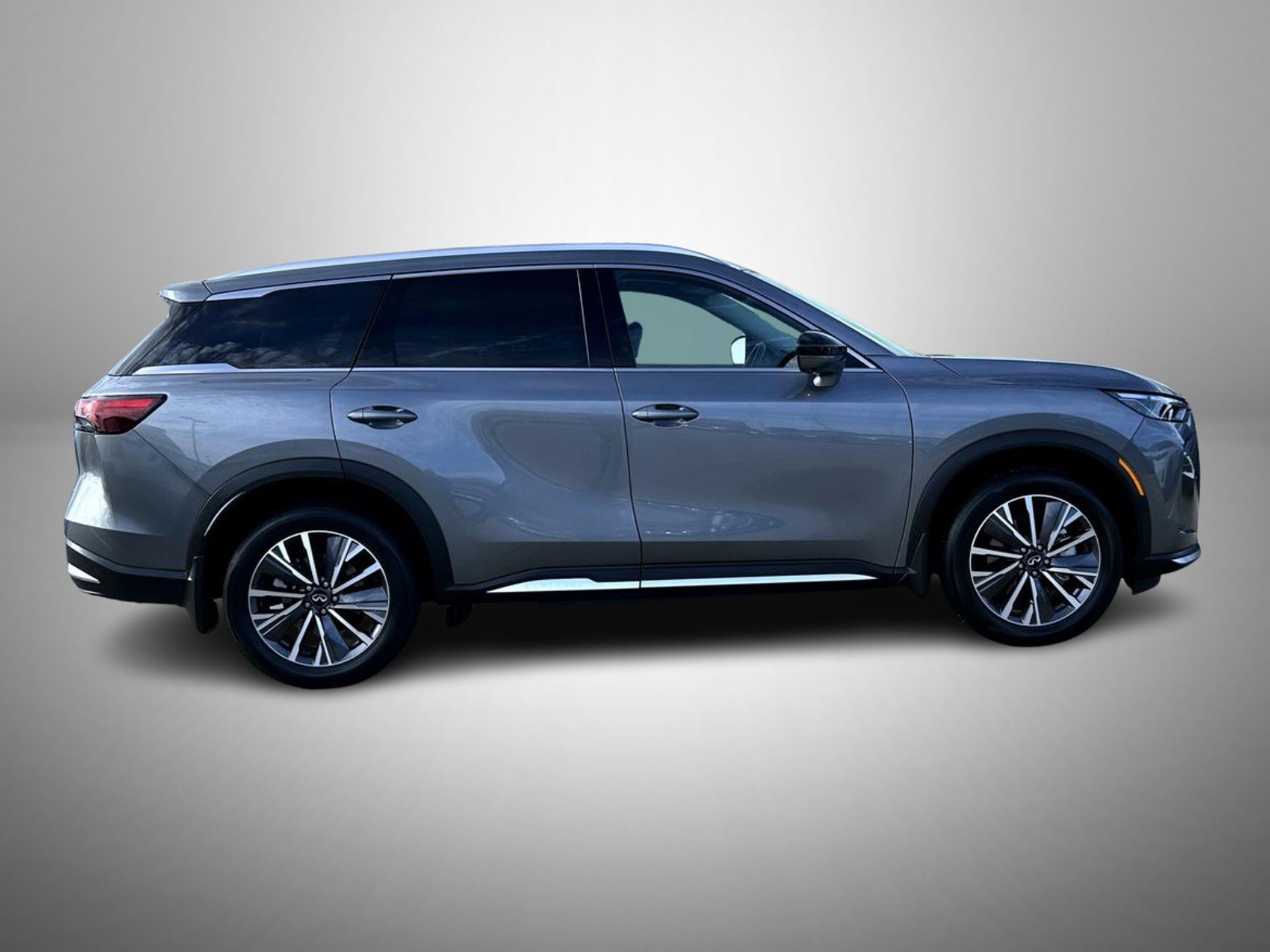 Used 2026 Gray INFINITI LUXE image 4