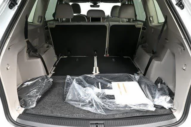 New 2026 Opal White Pearl Volkswagen 2.0T SE image 29