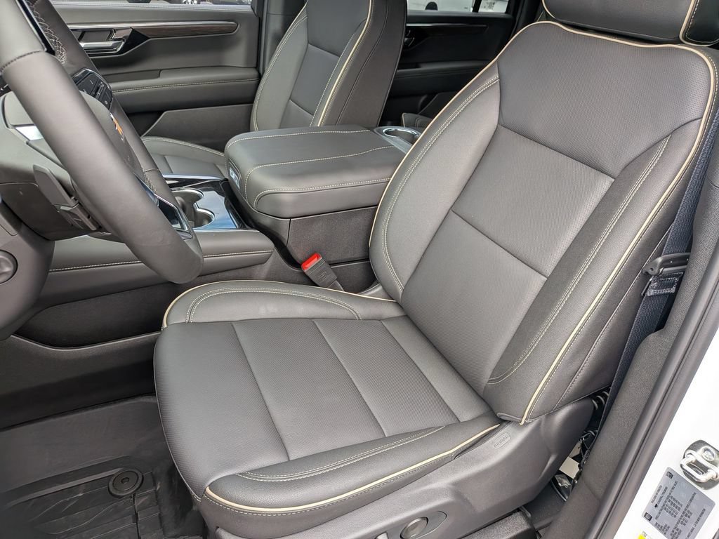 New 2026 Polar White Tricoat Chevrolet Premier image 32