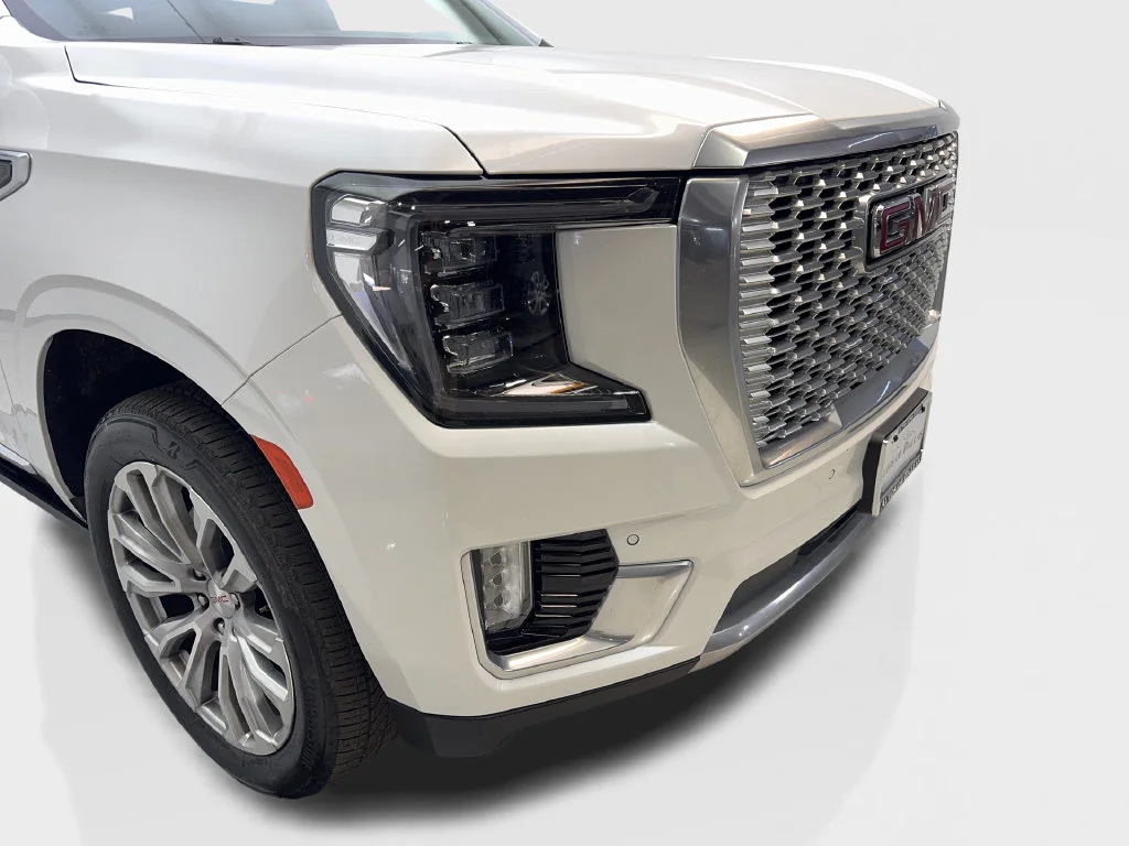 Used 2024 White GMC Denali image 19