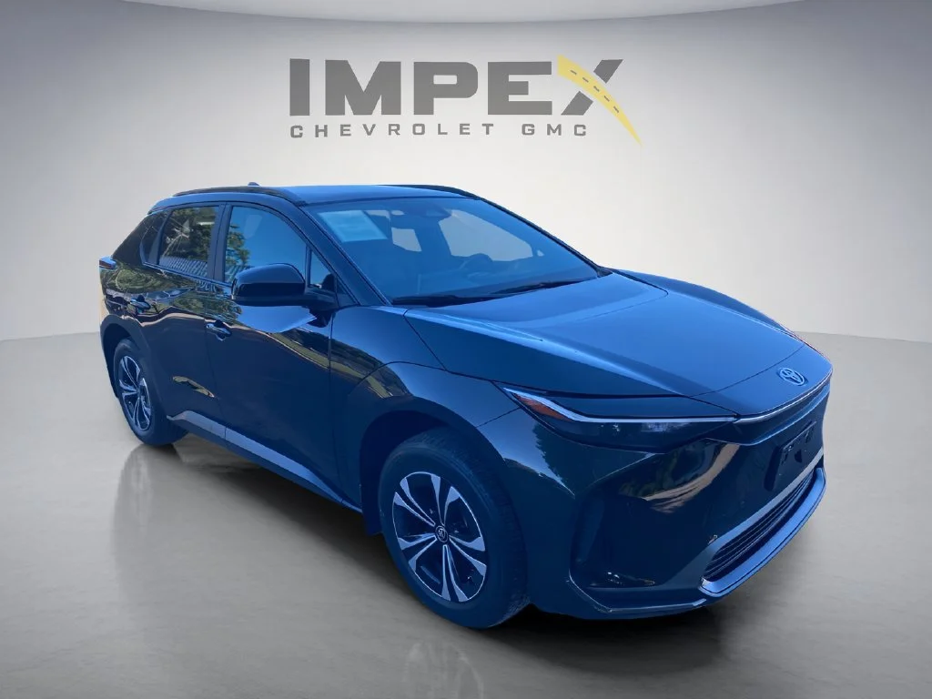 Used 2023 Black Toyota XLE image 7