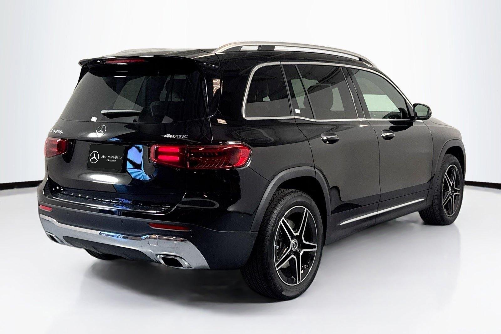 New 2026 Night Black Mercedes-Benz GLB 250 image 5