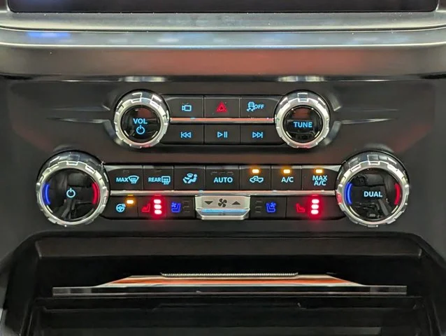 New 2026 Agate Black Metallic Ford F-250® Lariat® image 42