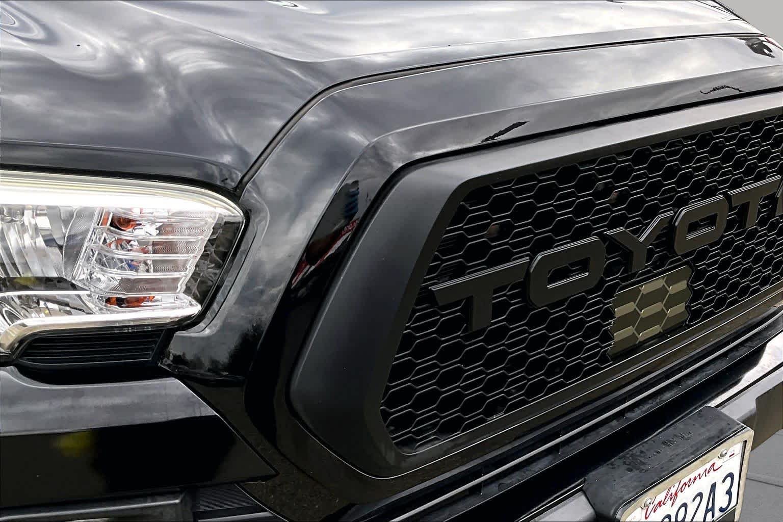 Used 2019 Midnight Black Metallic Toyota TRD Off Road image 29
