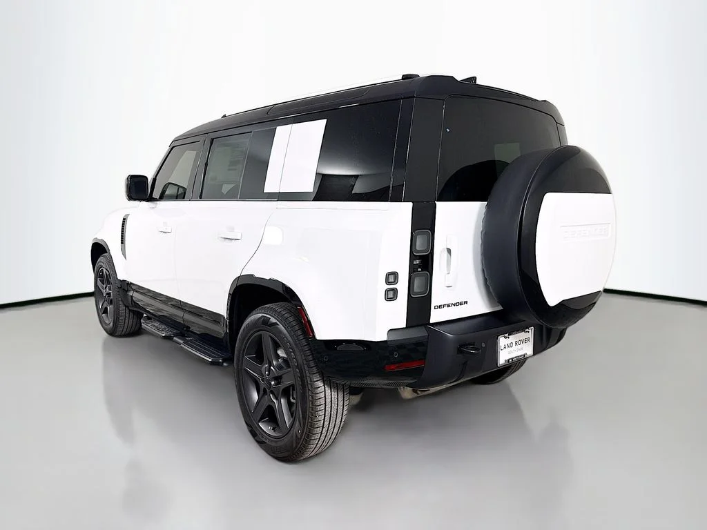 New 2026 Fuji White Land Rover X-Dynamic SE image 7
