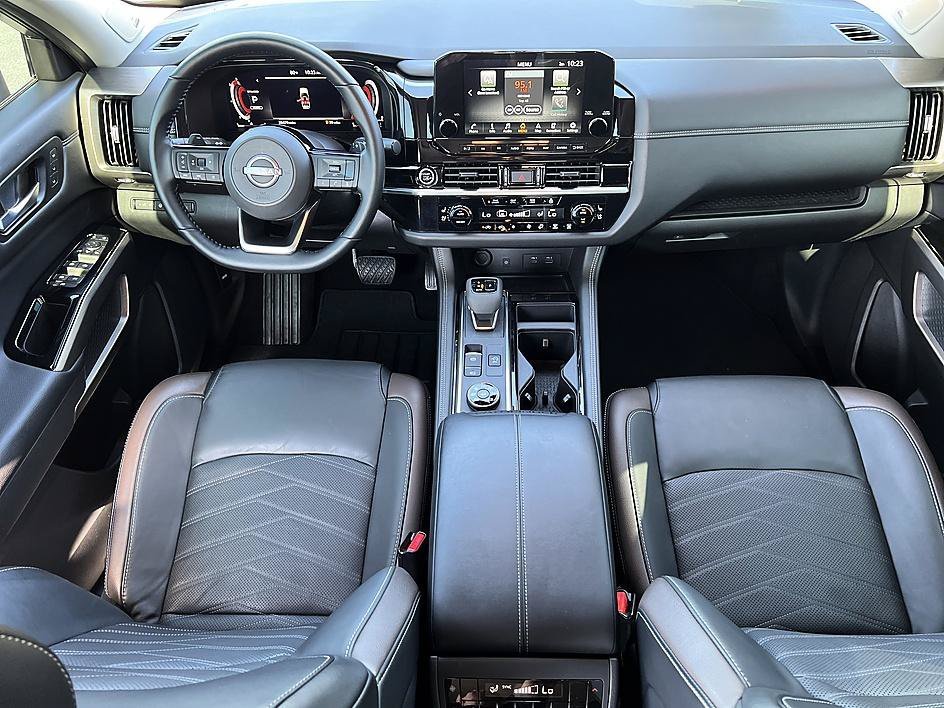 Used 2023 Baja Storm/Super Black Roof Nissan Platinum image 18