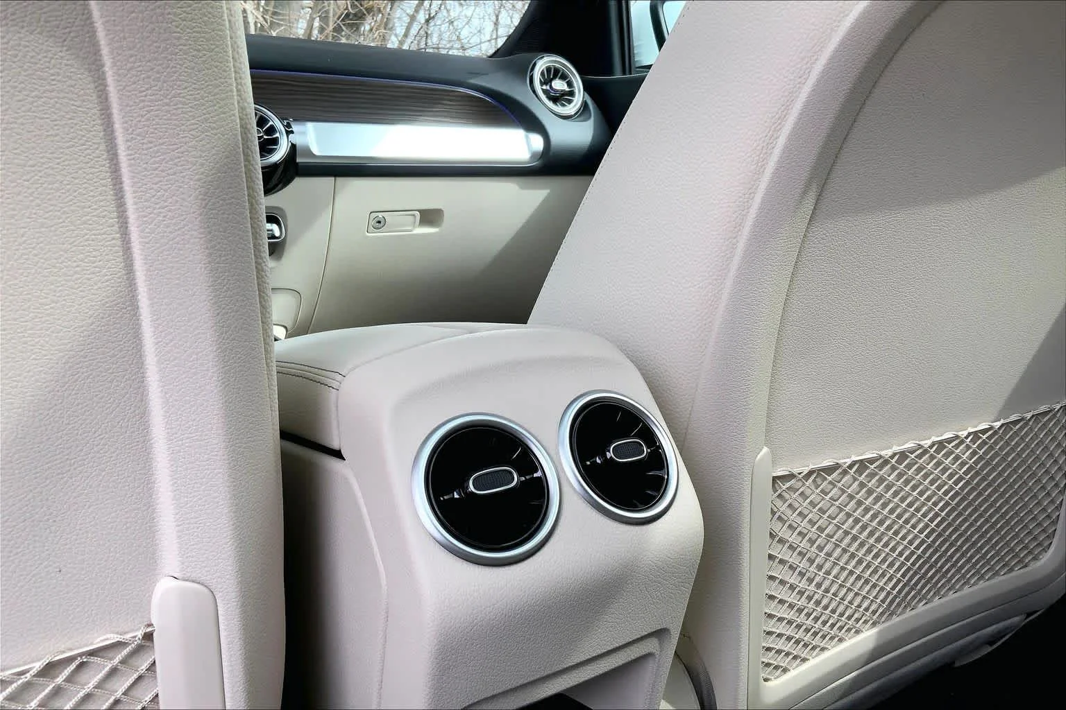 Certified Used 2026 Polar White Mercedes-Benz GLB 250 image 22