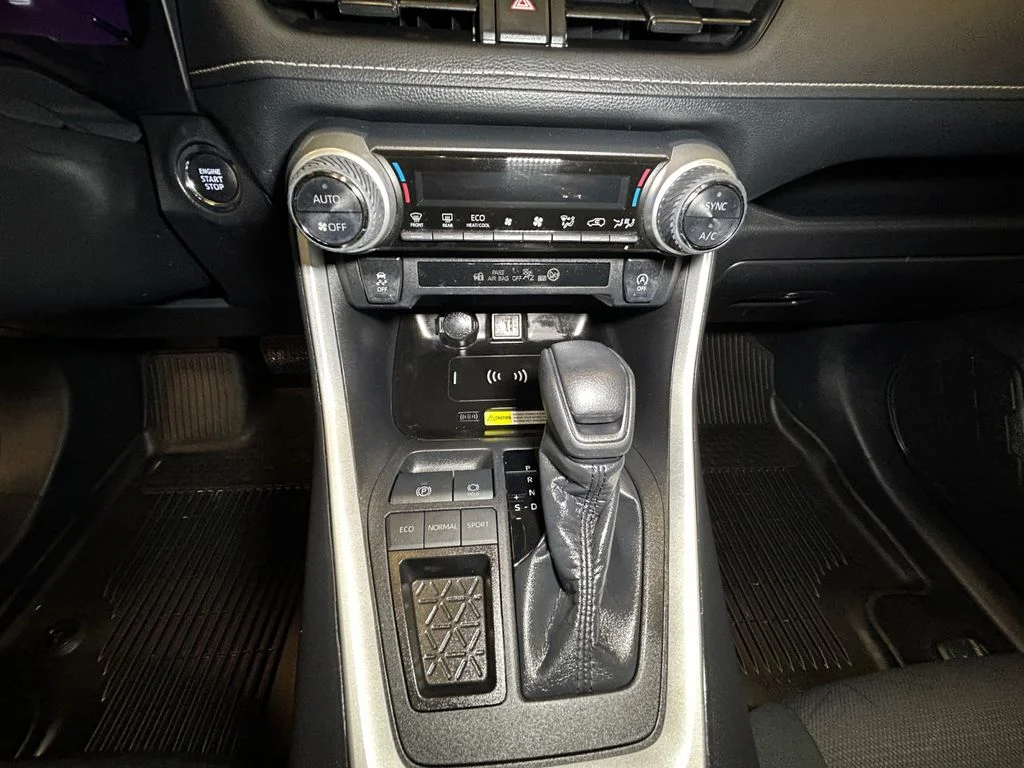 Used 2024 Ice Cap Toyota XLE image 11