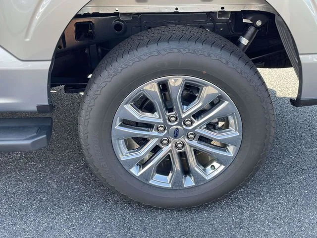 New 2026 Iconic Silver Metallic Ford Lariat image 3