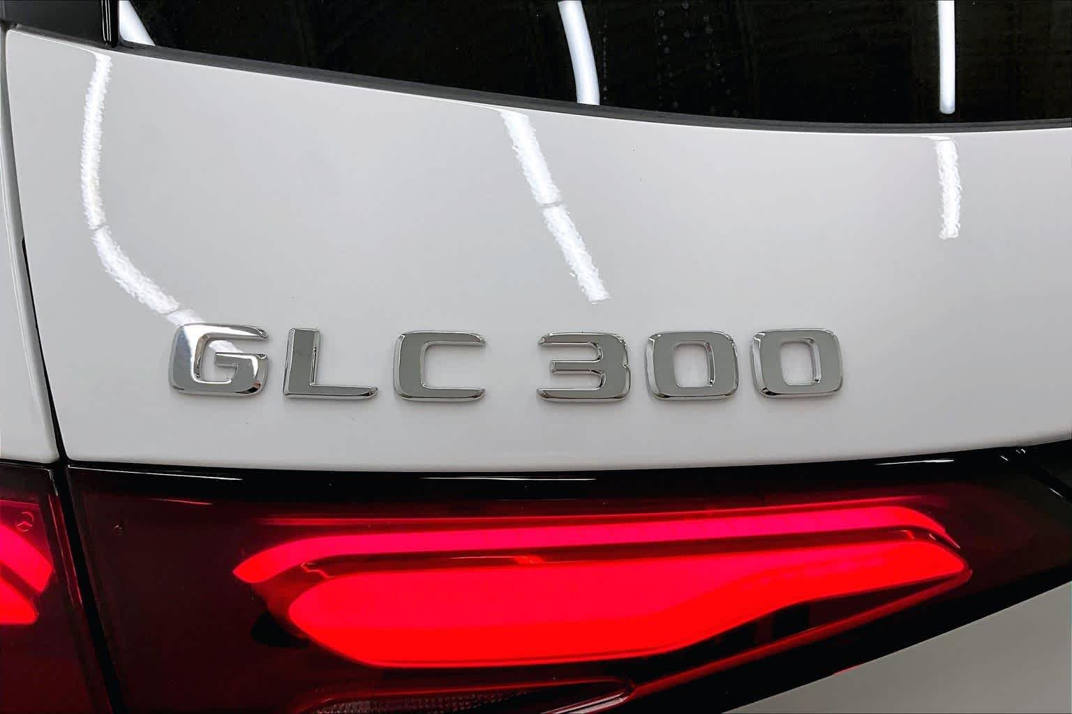 New 2026 Polar White Mercedes-Benz GLC 300 image 15