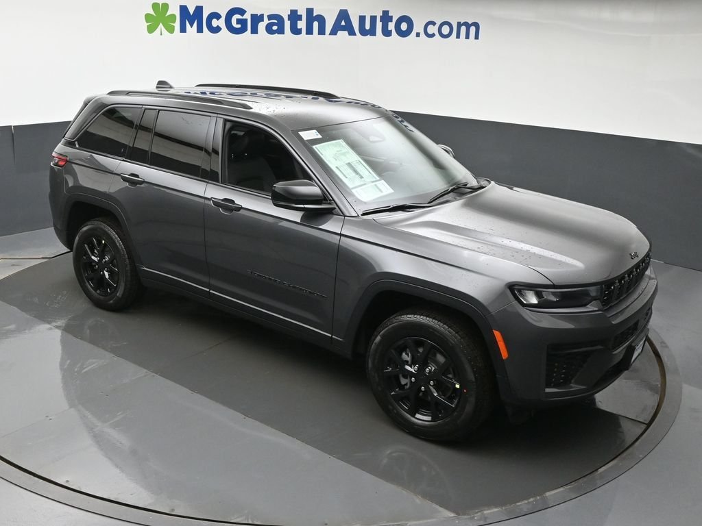 New 2026 Baltic Gray Metallic Clear-Coat Exterior Paint Jeep Altitude image 3