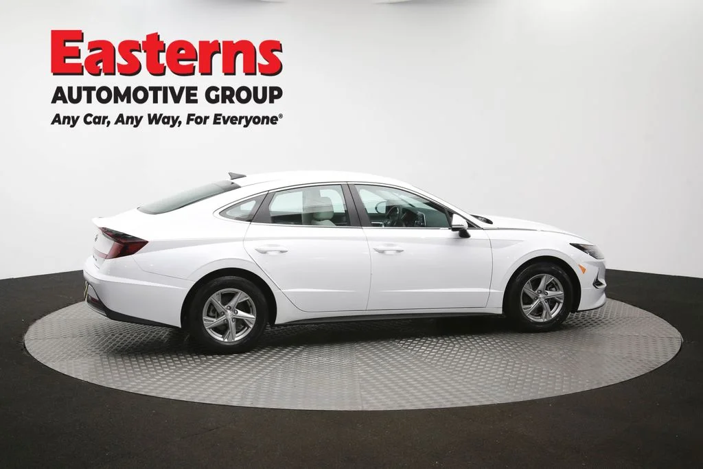 Used 2023 White Hyundai SE image 43