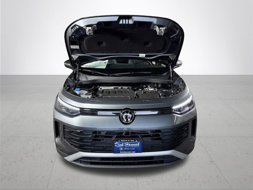 New 2026 Platinum Gray Metallic Volkswagen 2.0T SE image 22