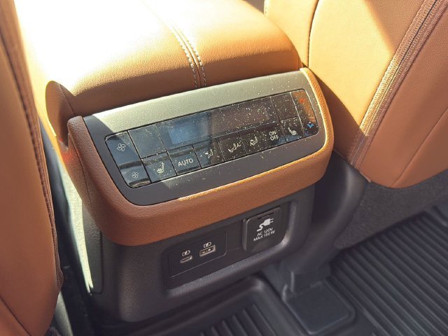 Used 2025 Blue Nissan Platinum image 23