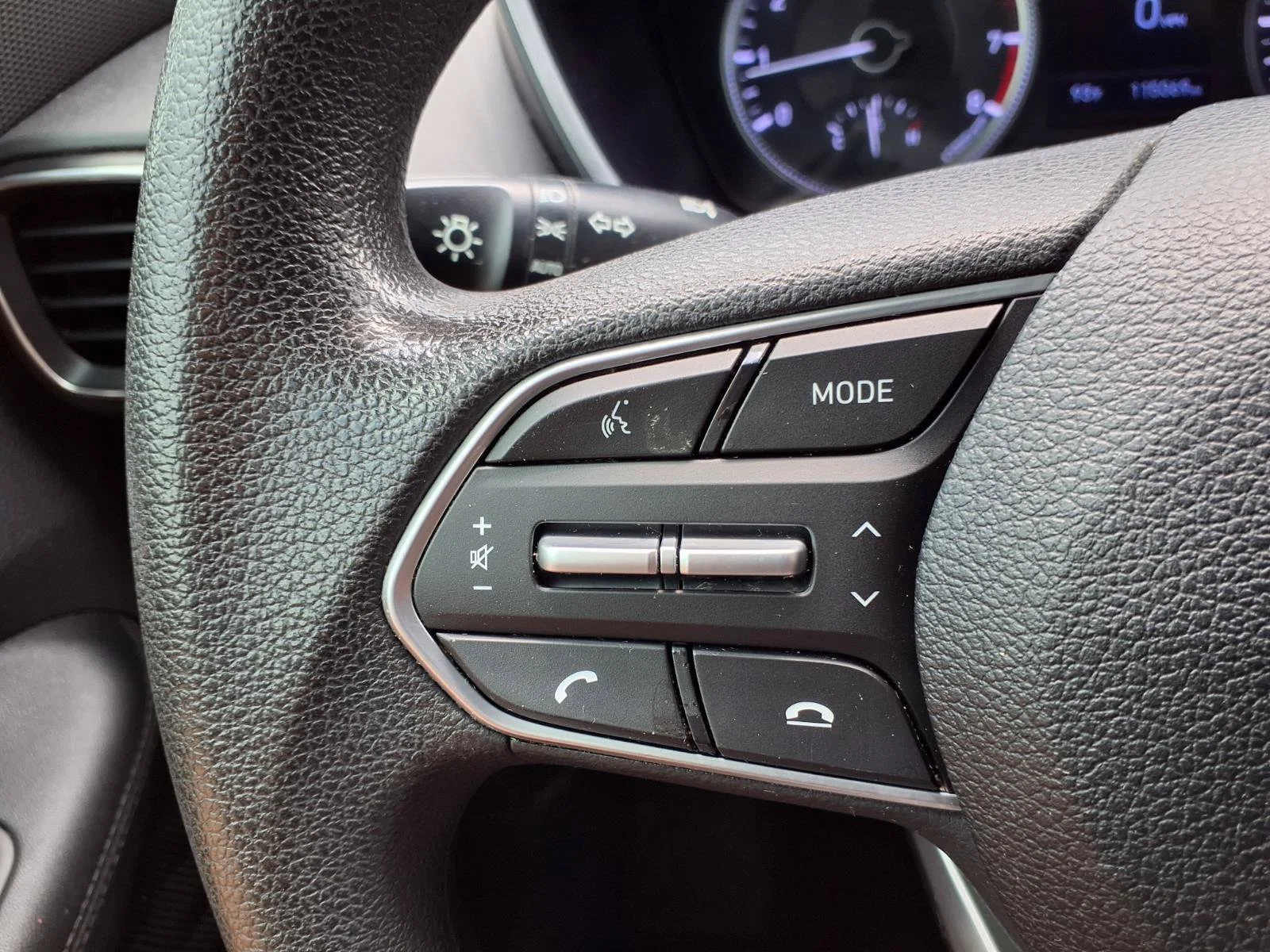 Used 2020 Machine Gray Hyundai SE image 17